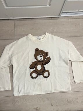 Simon’s Twik Cream Knit Sweater with Brown Teddy Bear Graphic